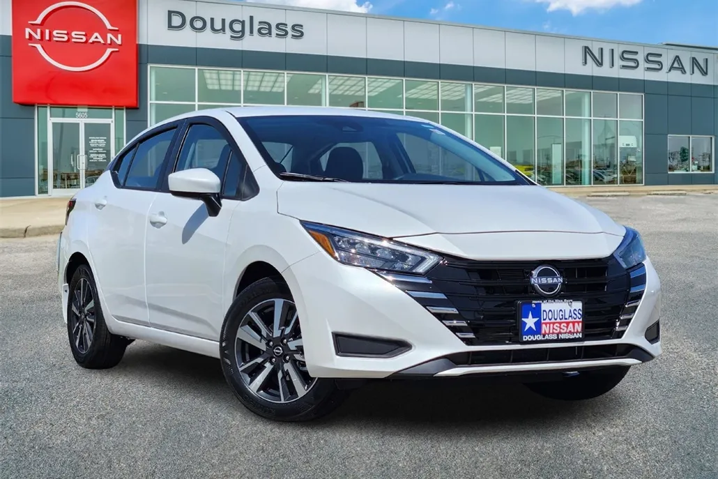 2025 Nissan Versa 1.6 SV photo 1