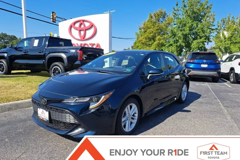 2022 Toyota Corolla SE photo 1