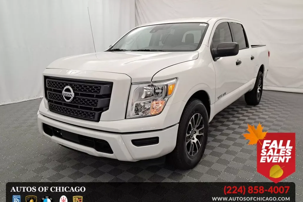 2023 Nissan Titan SV Crew Cab photo 1