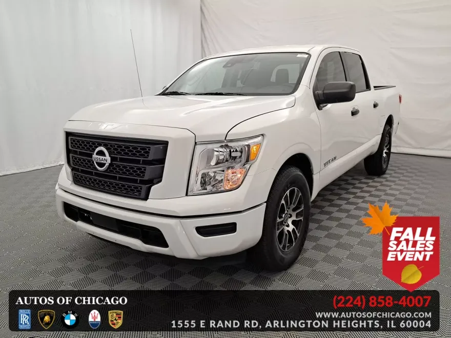 2023 Nissan Titan SV Crew Cab photo 1