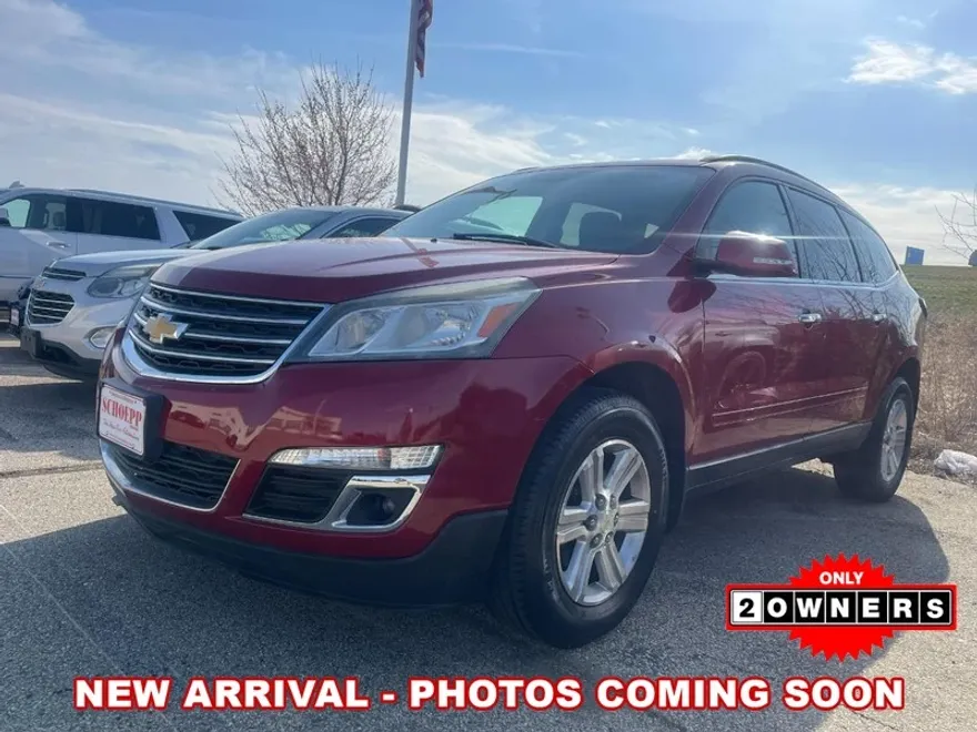 2013 Chevrolet Traverse 1LT photo 1