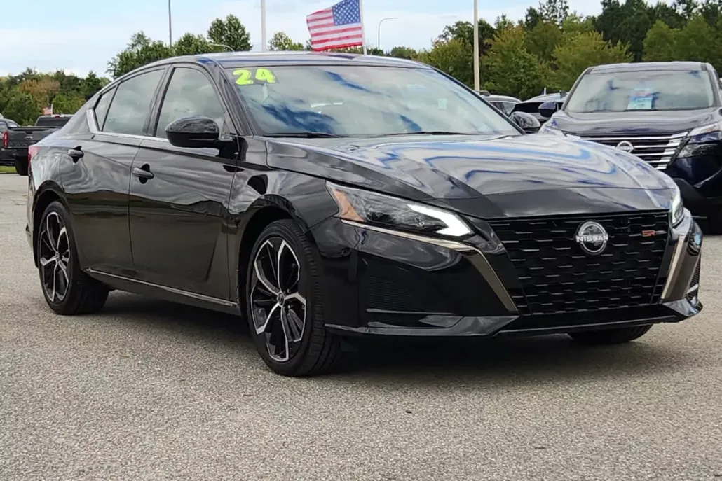 2024 Nissan Altima 2.5 SR photo 1