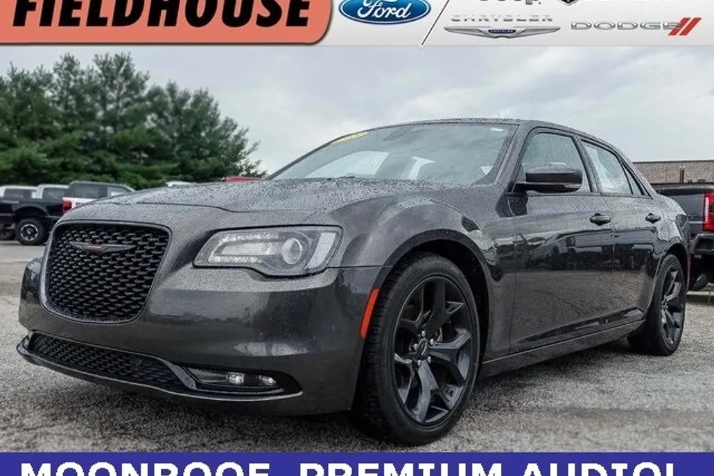 2023 Chrysler 300 S photo 1