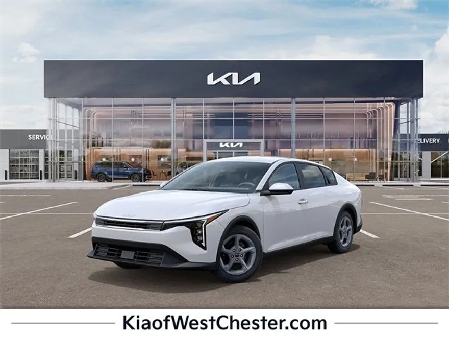 2025 Kia K4 LXS photo 1