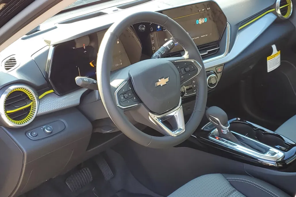 2026 Chevrolet Trax LT photo 1
