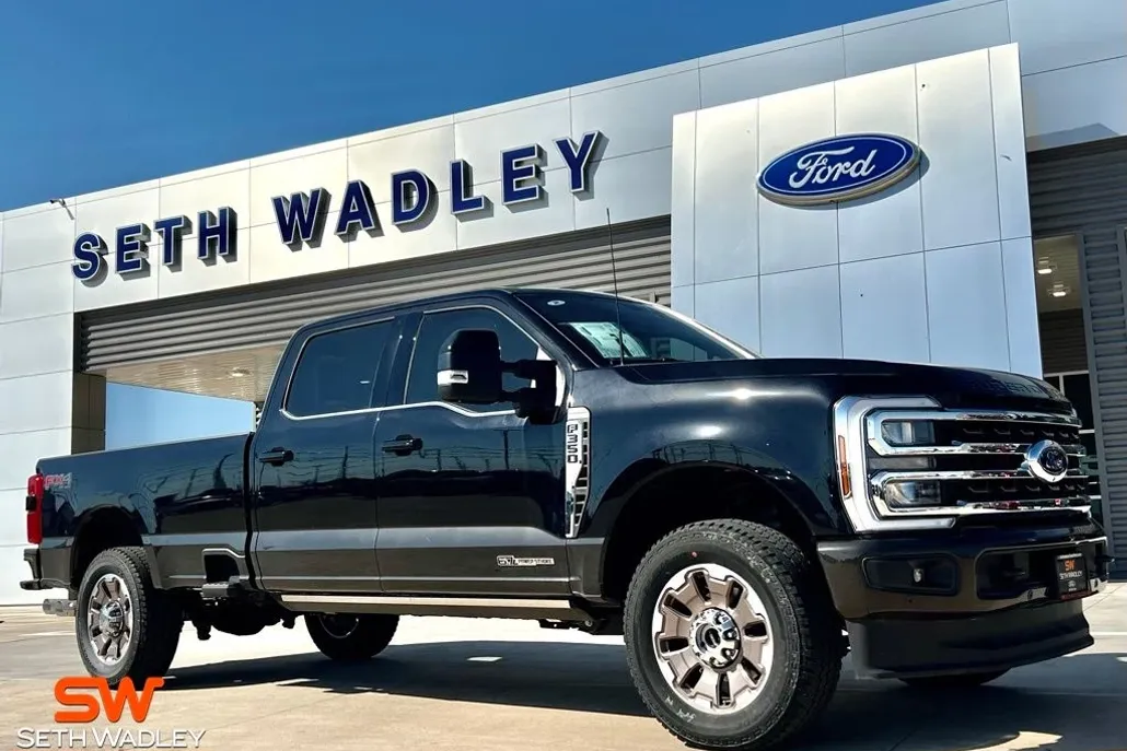 2025 Ford F-350 photo 1