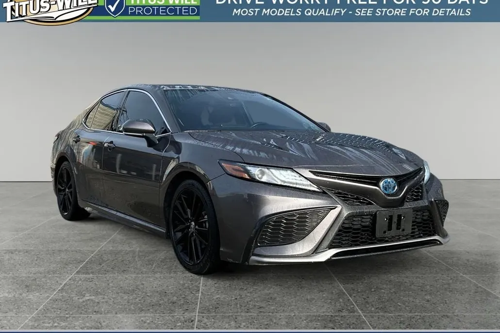 2022 Toyota Camry Hybrid XSE photo 1