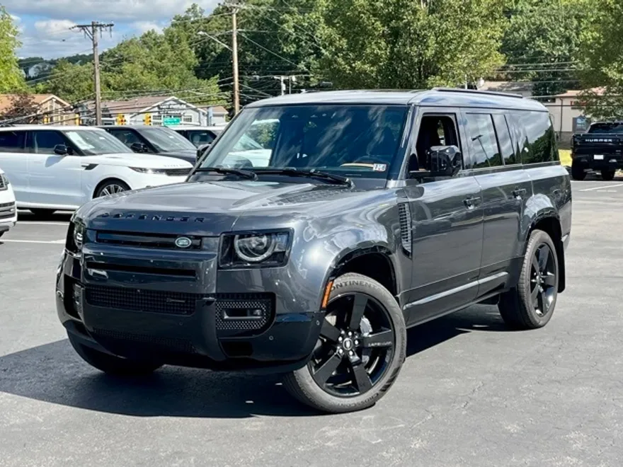 2023 Land Rover Defender 130 X-Dynamic SE photo 1
