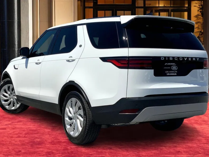 2025 Land Rover Discovery S photo 1