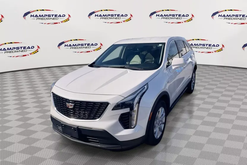 2022 Cadillac XT4 Luxury photo 1