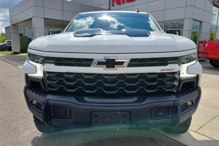 2023 Chevrolet Silverado 1500 ZR2 photo 1