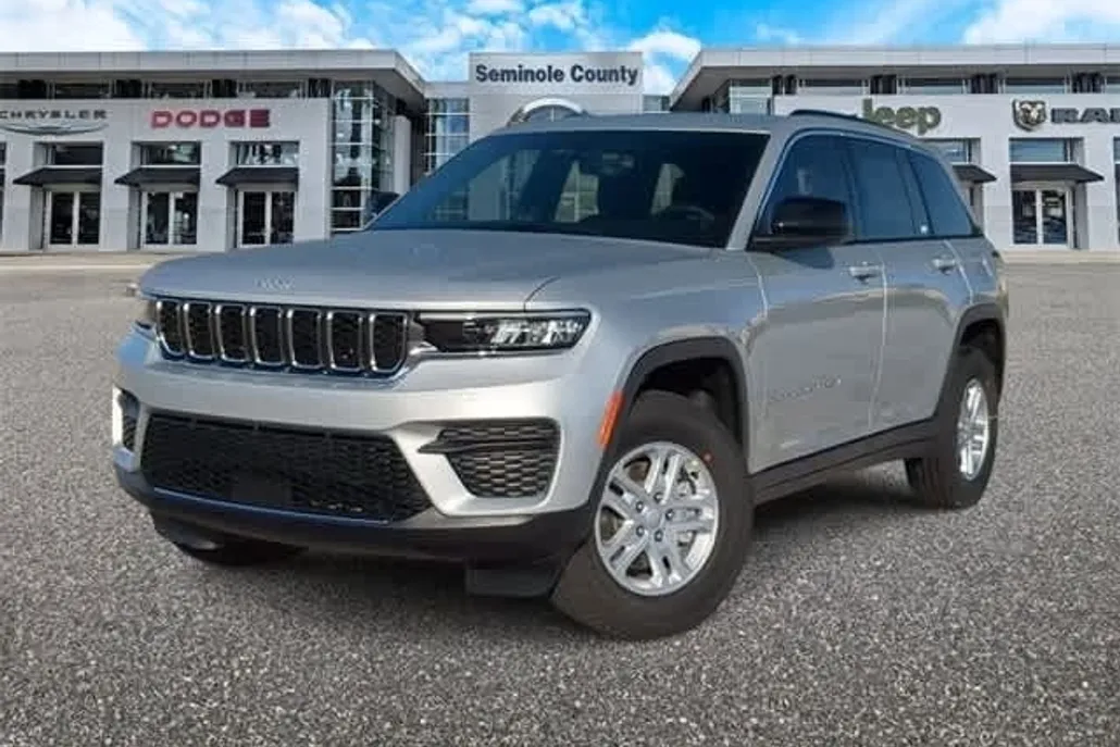 2025 Jeep Grand Cherokee Laredo photo 1