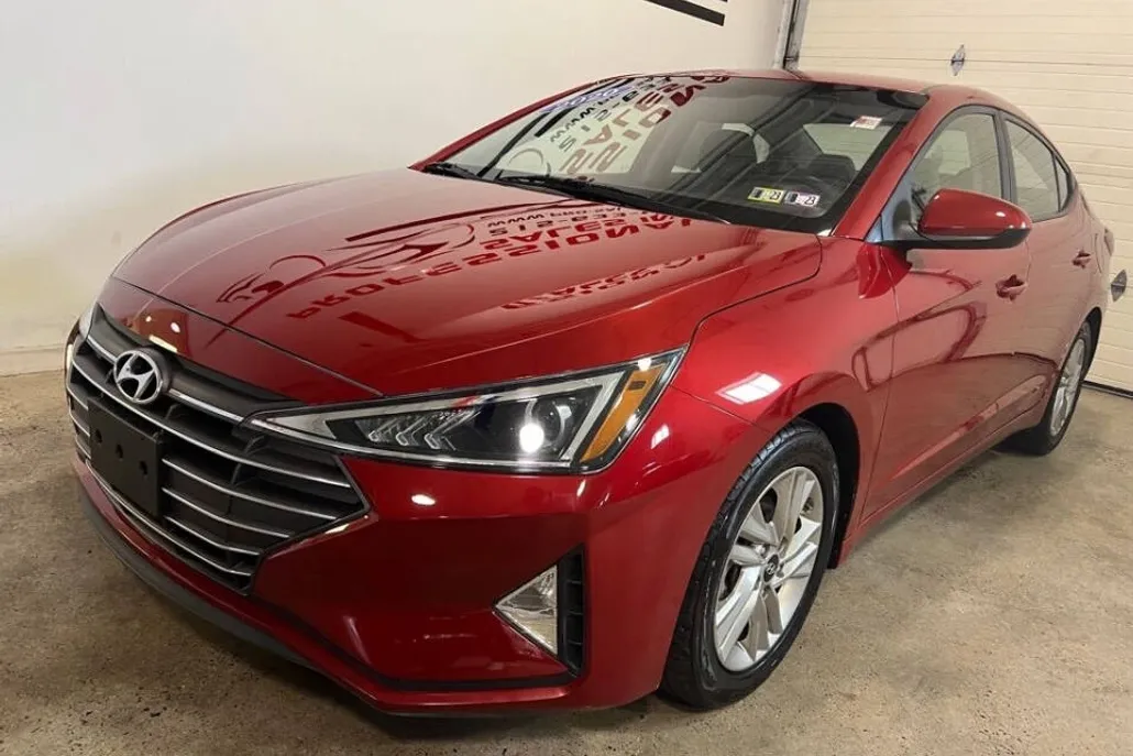 2020 Hyundai Elantra SEL photo 1