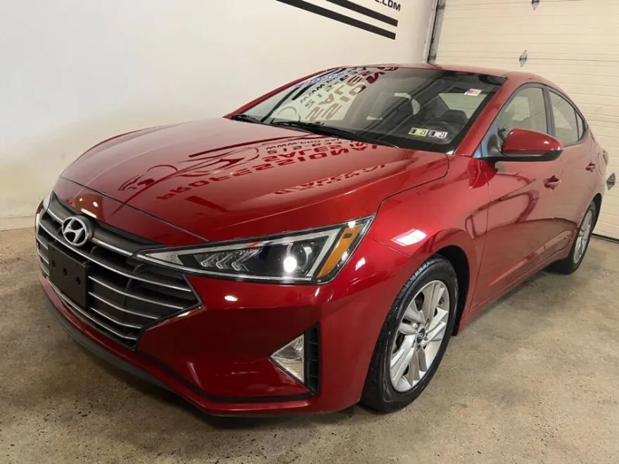 2020 Hyundai Elantra SEL photo 1