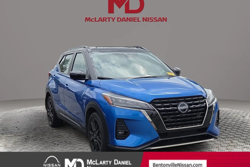 2024 Nissan Kicks SR photo 1