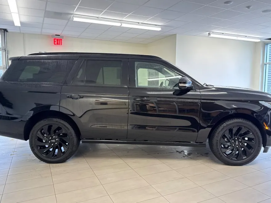 2025 Lincoln Navigator Reserve photo 1