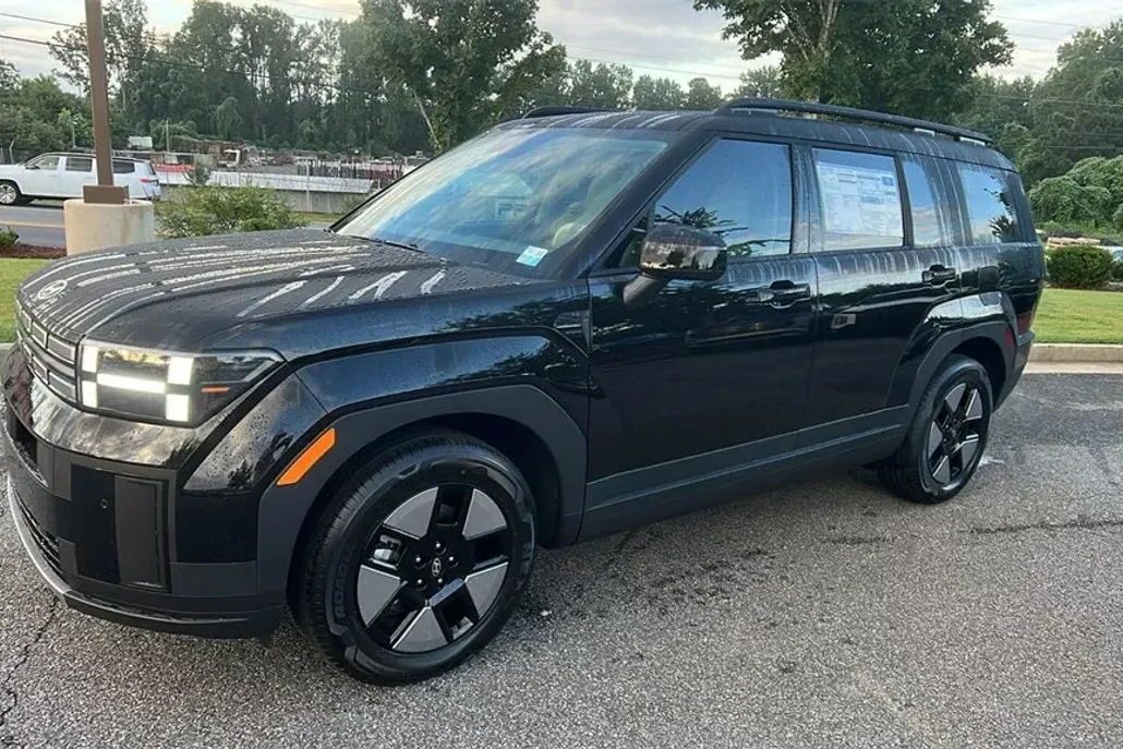 2026 Hyundai Santa Fe SEL photo 1