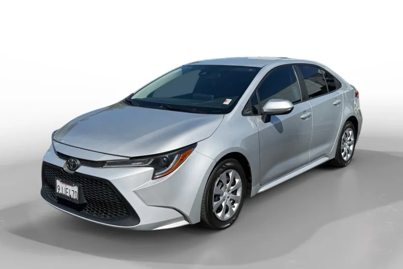 2020 Toyota Corolla LE photo 1