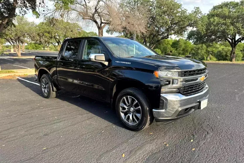 2021 Chevrolet Silverado 1500 LT photo 1