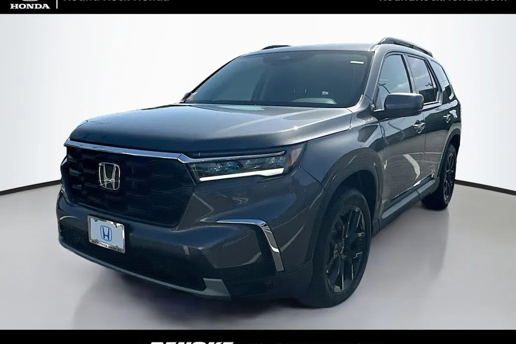 2025 Honda Pilot Touring photo 1