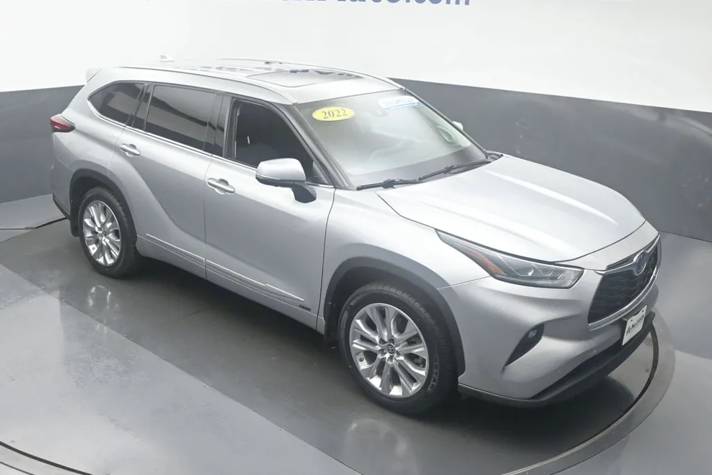 2022 Toyota Highlander Hybrid Limited photo 1