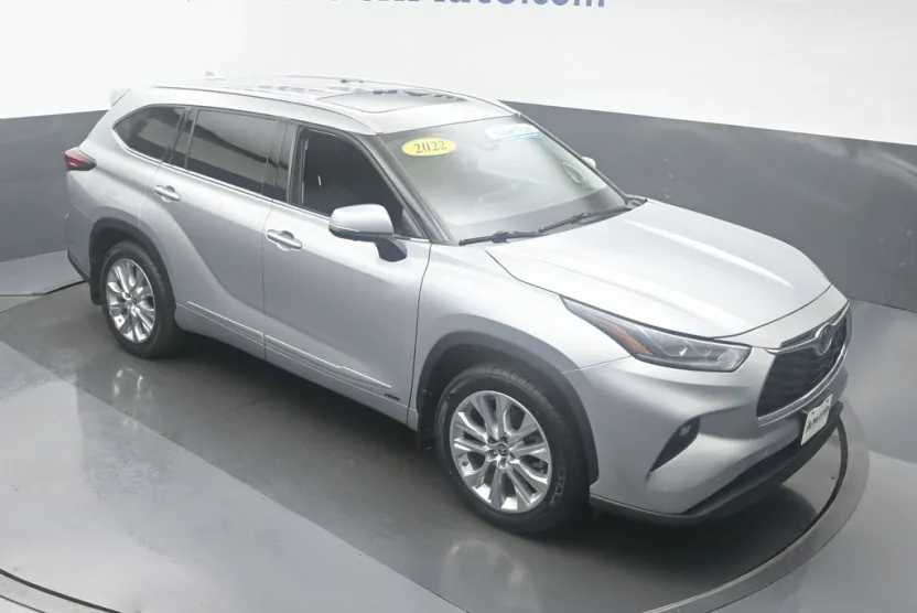 2022 Toyota Highlander Hybrid Limited photo 1