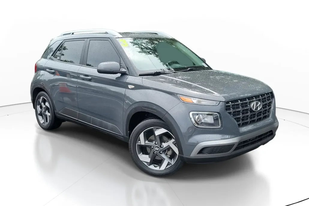 2023 Hyundai Venue SEL photo 1