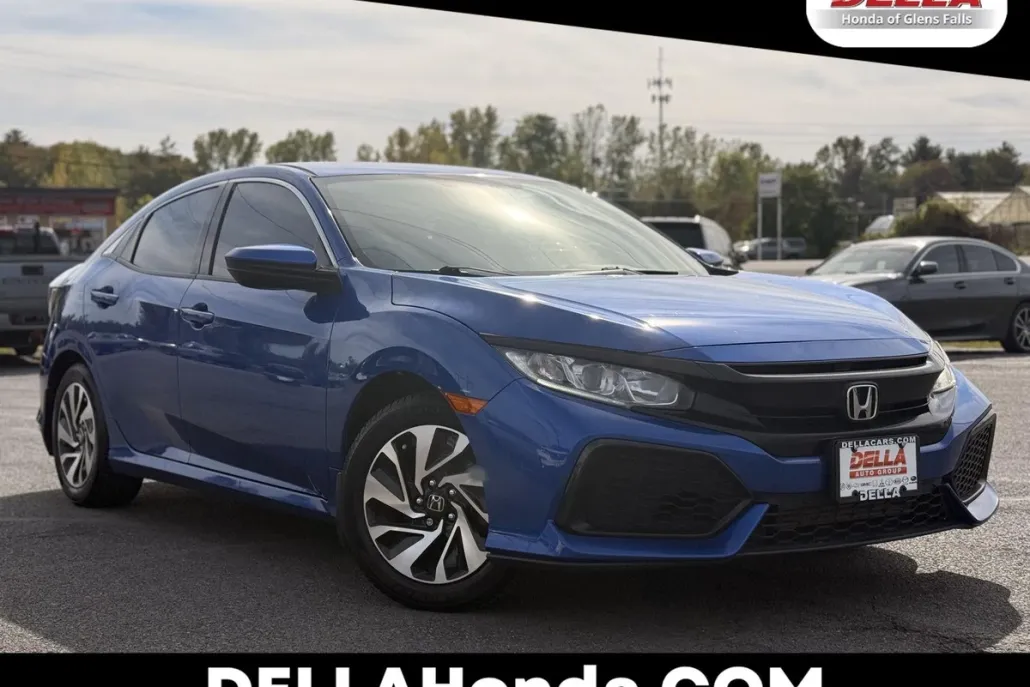 2017 Honda Civic Hatchback LX photo 1