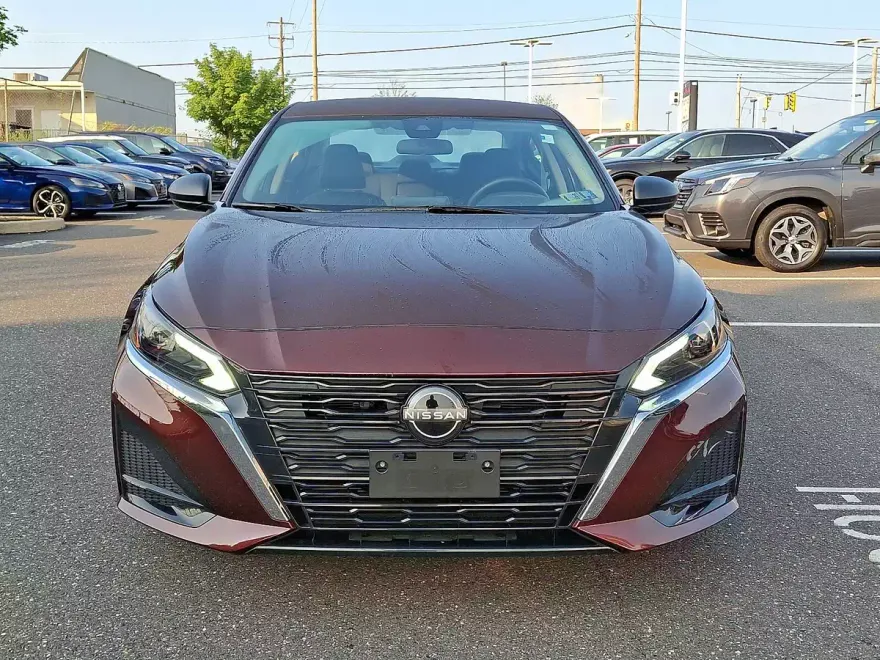 2024 Nissan Altima 2.5 SV photo 1