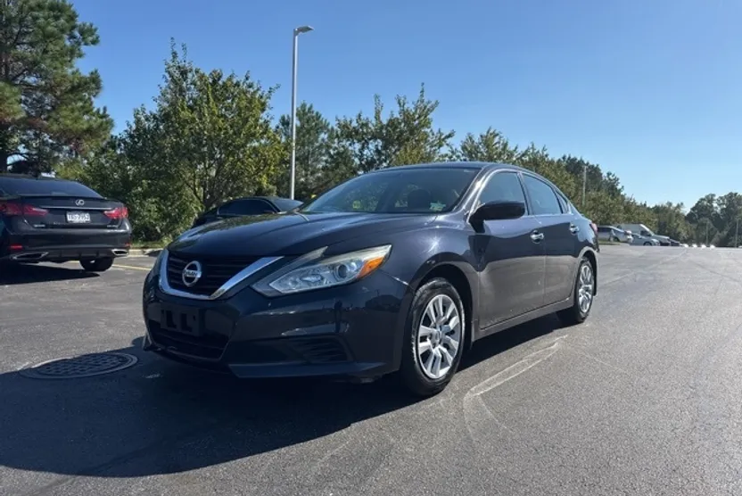2016 Nissan Altima 2.5 S photo 1