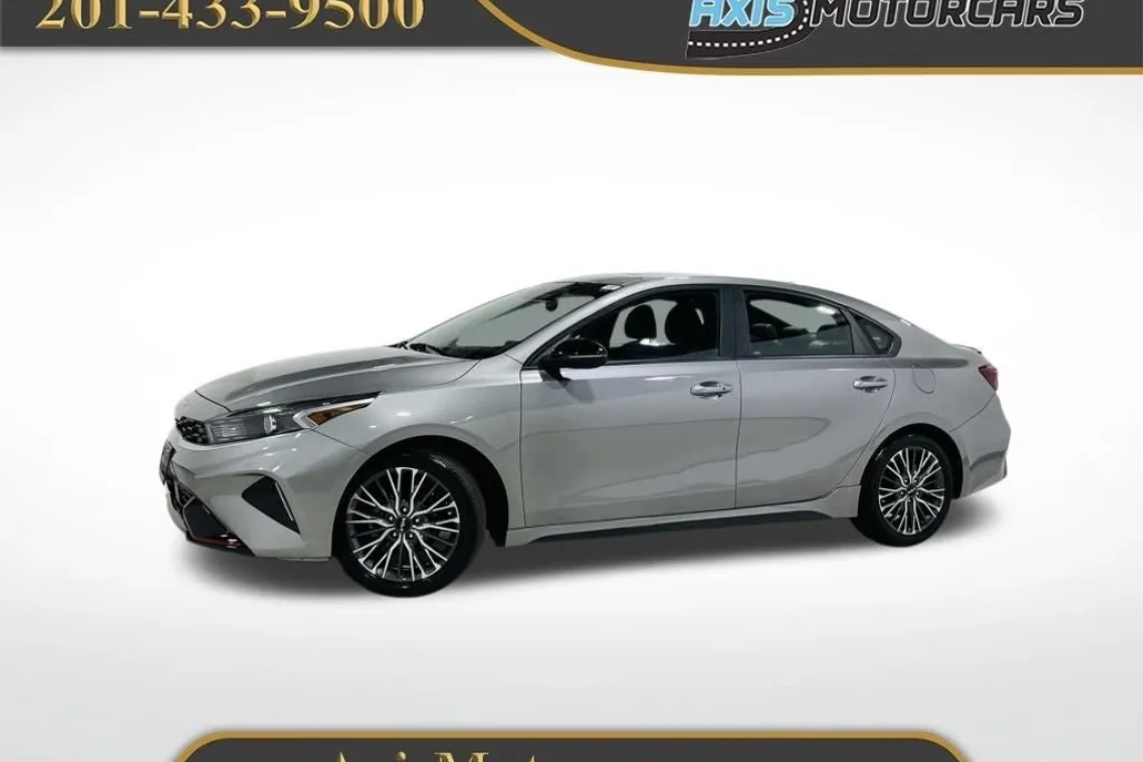2022 Kia Forte GT-Line photo 1