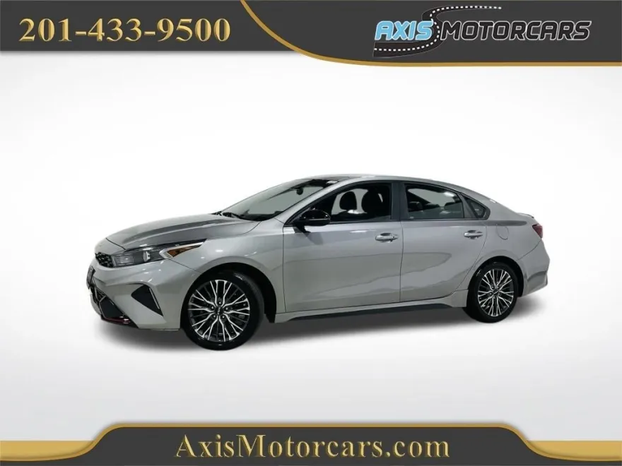 2022 Kia Forte GT-Line photo 1