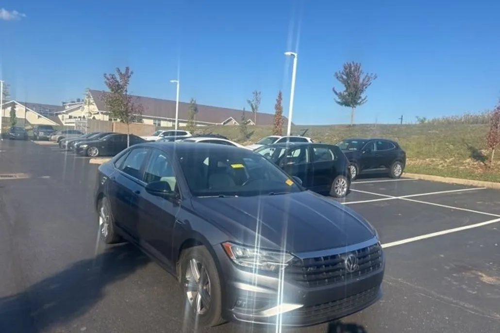 2019 Volkswagen Jetta SE R-Line photo 1