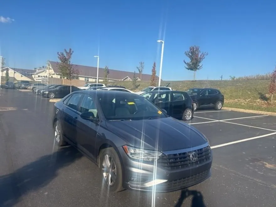 2019 Volkswagen Jetta SE R-Line photo 1