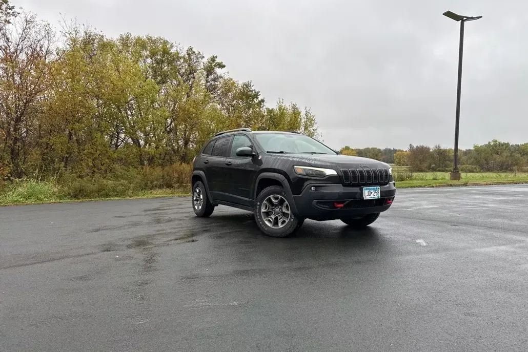 2019 Jeep Cherokee Trailhawk photo 1