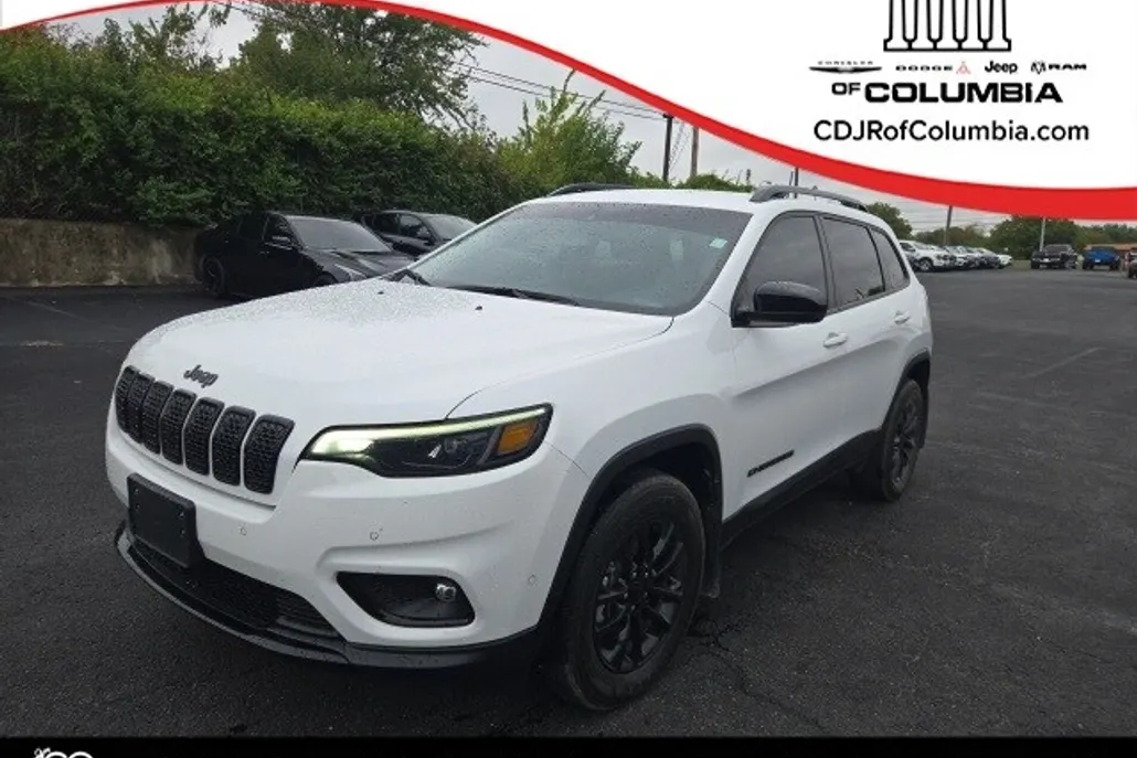 2023 Jeep Cherokee Altitude photo 1