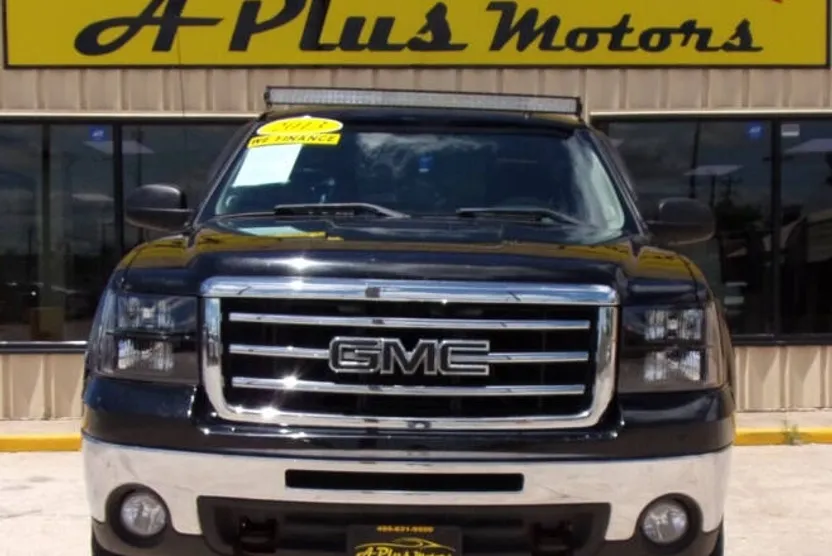 2013 Gmc Sierra 1500 SLE photo 1