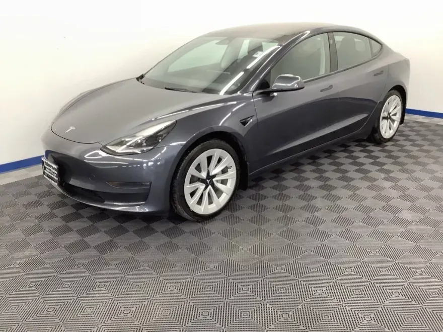 2022 Tesla Model 3 Long Range photo 1