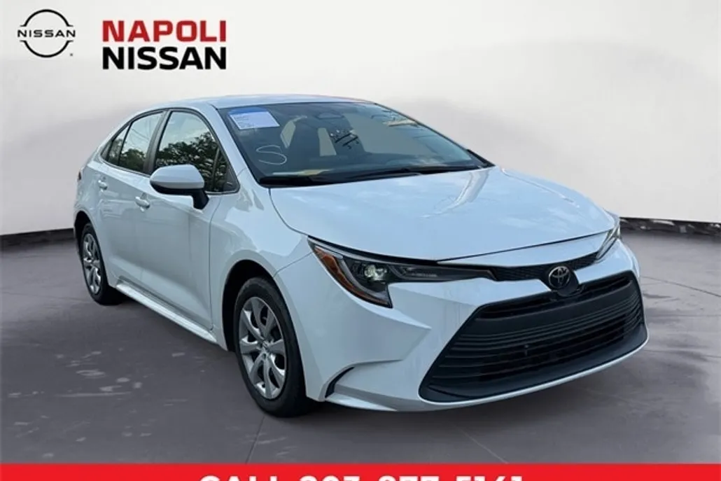 2024 Toyota Corolla LE photo 1