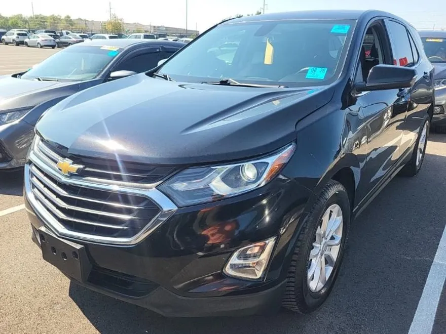 2019 Chevrolet Equinox LT photo 1