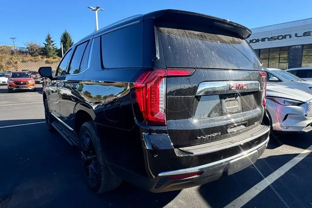 2023 Gmc Yukon SLT photo 1