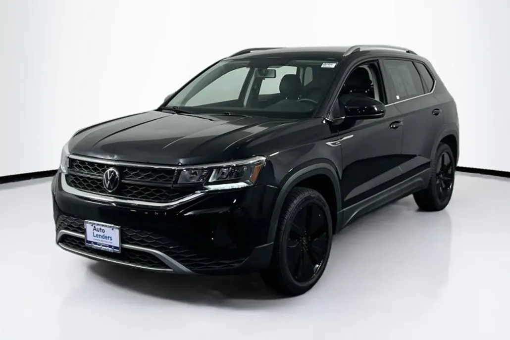2022 Volkswagen Taos SE photo 1