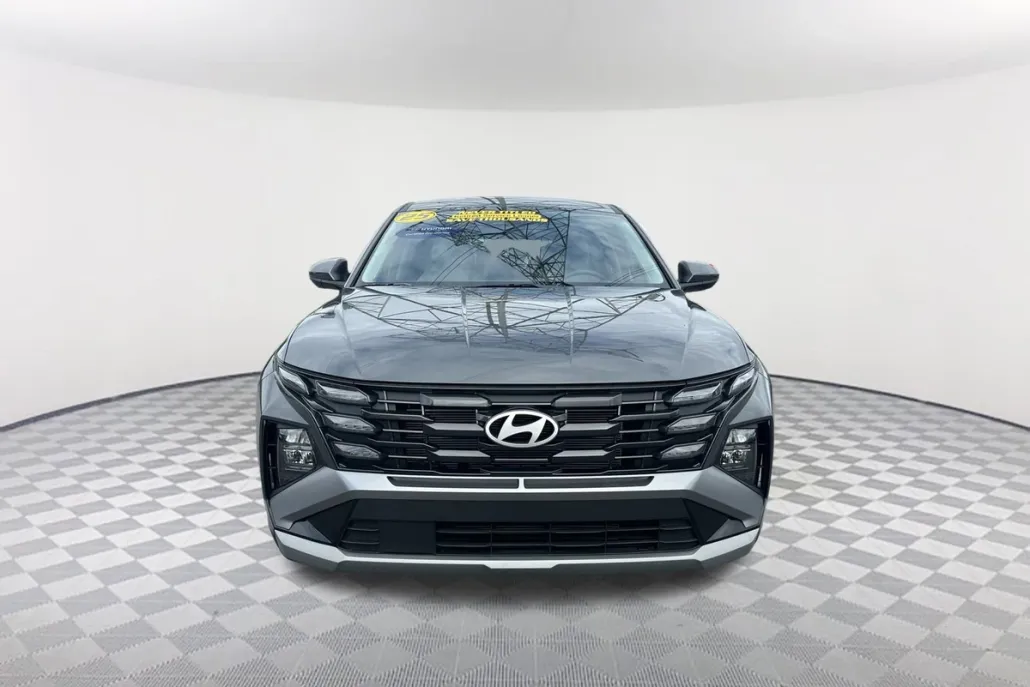 2025 Hyundai Tucson SE photo 1
