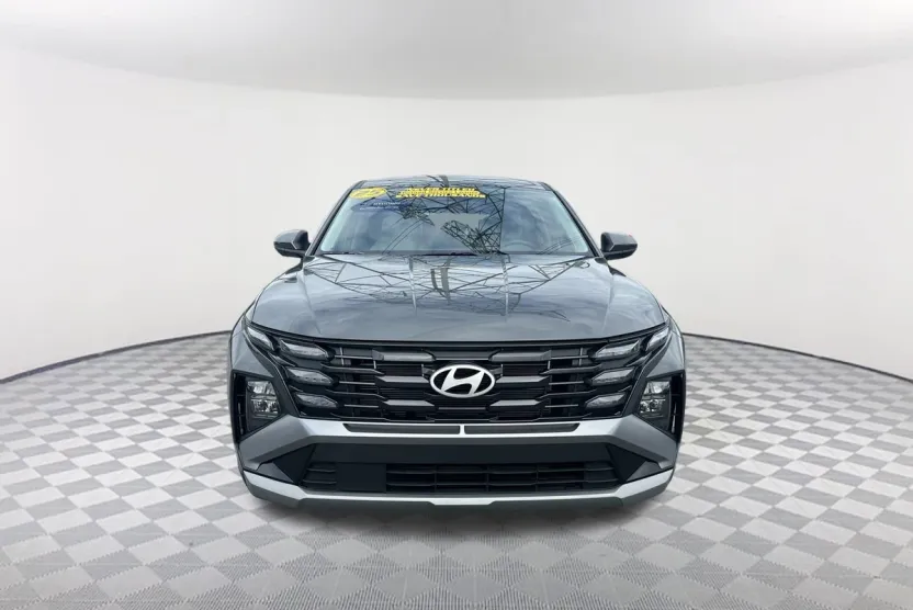2025 Hyundai Tucson SE photo 1