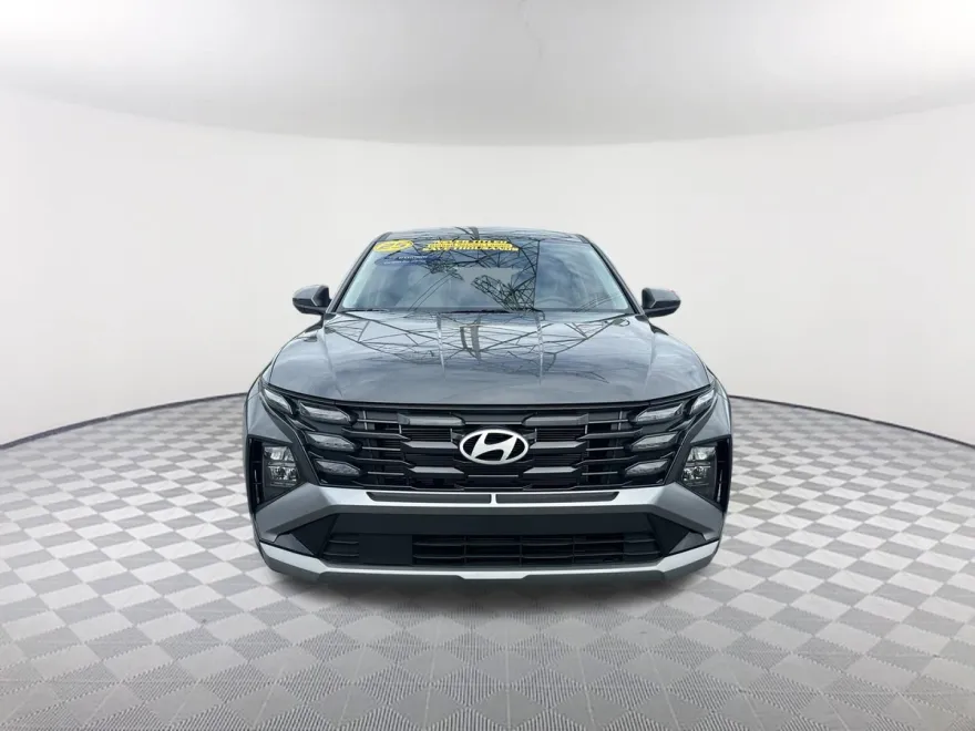 2025 Hyundai Tucson SE photo 1
