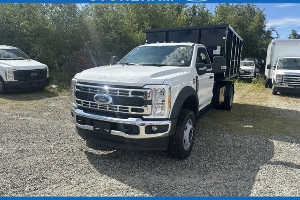 2025 Ford F-600 photo 1