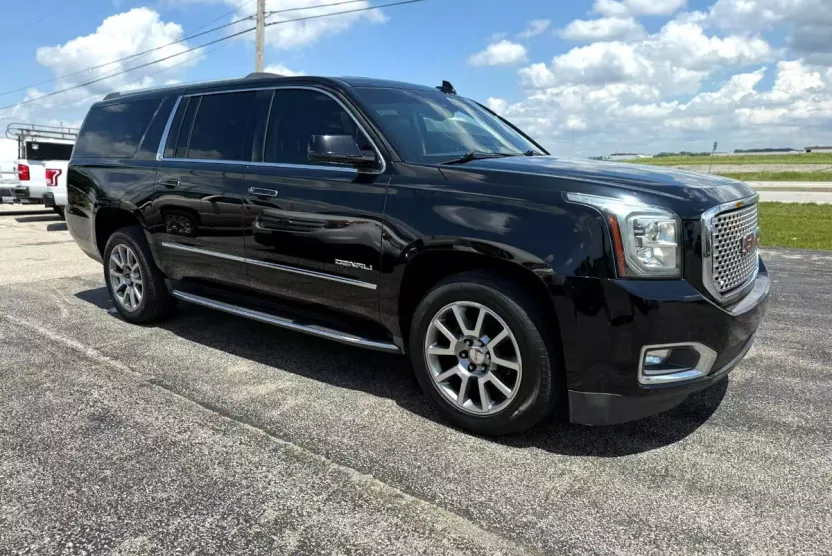 2016 Gmc Yukon XL Denali photo 1
