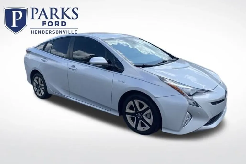 2018 Toyota Prius Three Touring photo 1