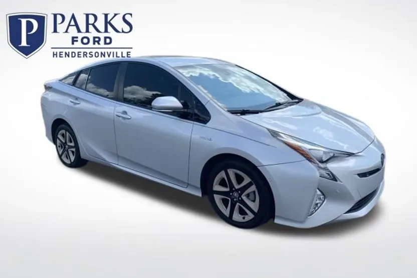2018 Toyota Prius Three Touring photo 1