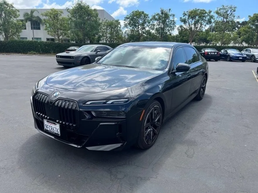 2023 Bmw 740i photo 1